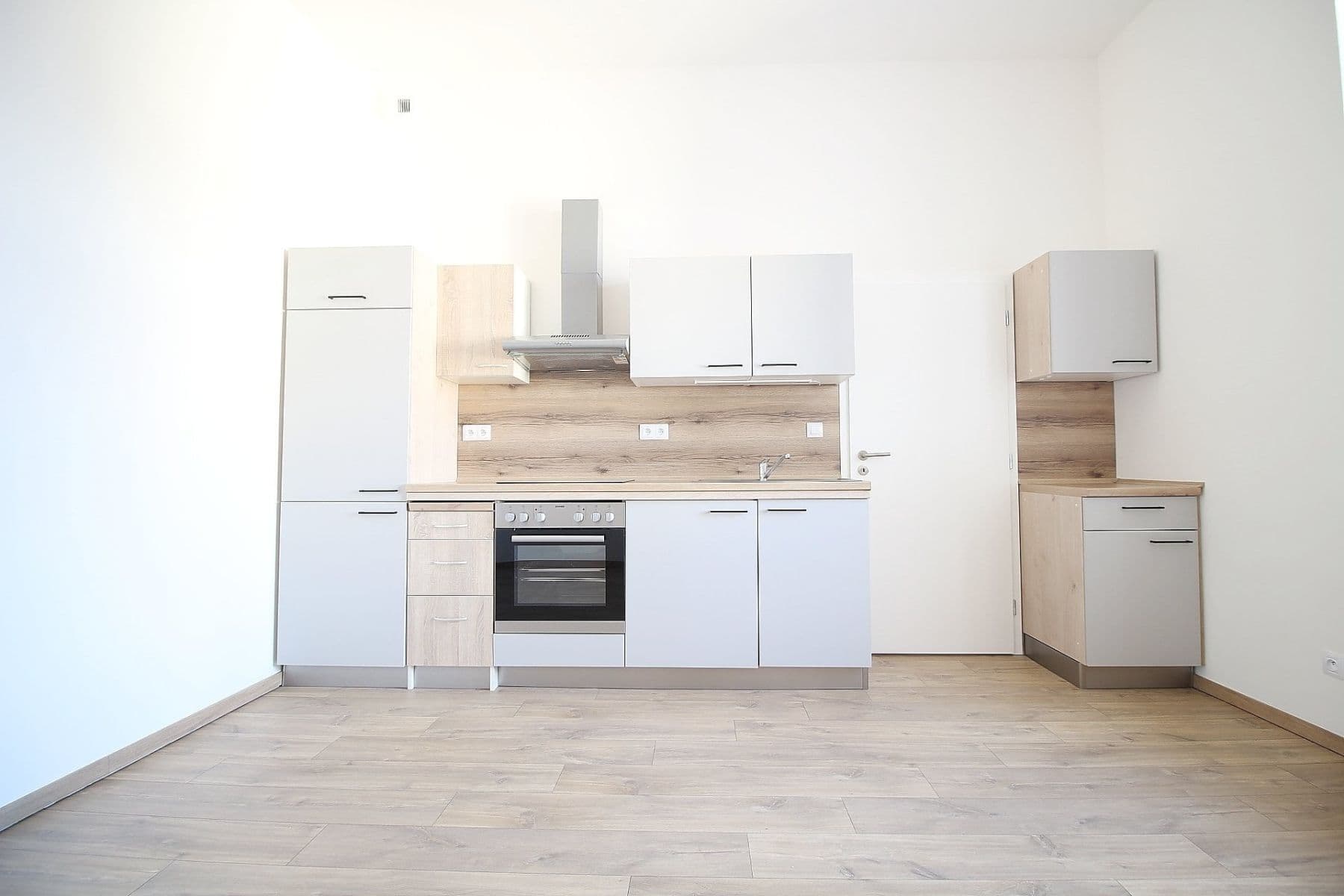 Prenájom bytu 2-izbový 58 m², S. K. Neumanna, Kralupy nad Vltavou, Středočeský kraj Prenájom bytu 2-izbový 58 m², S. K. Neumanna, Kralupy nad Vltavou, Středočeský kraj