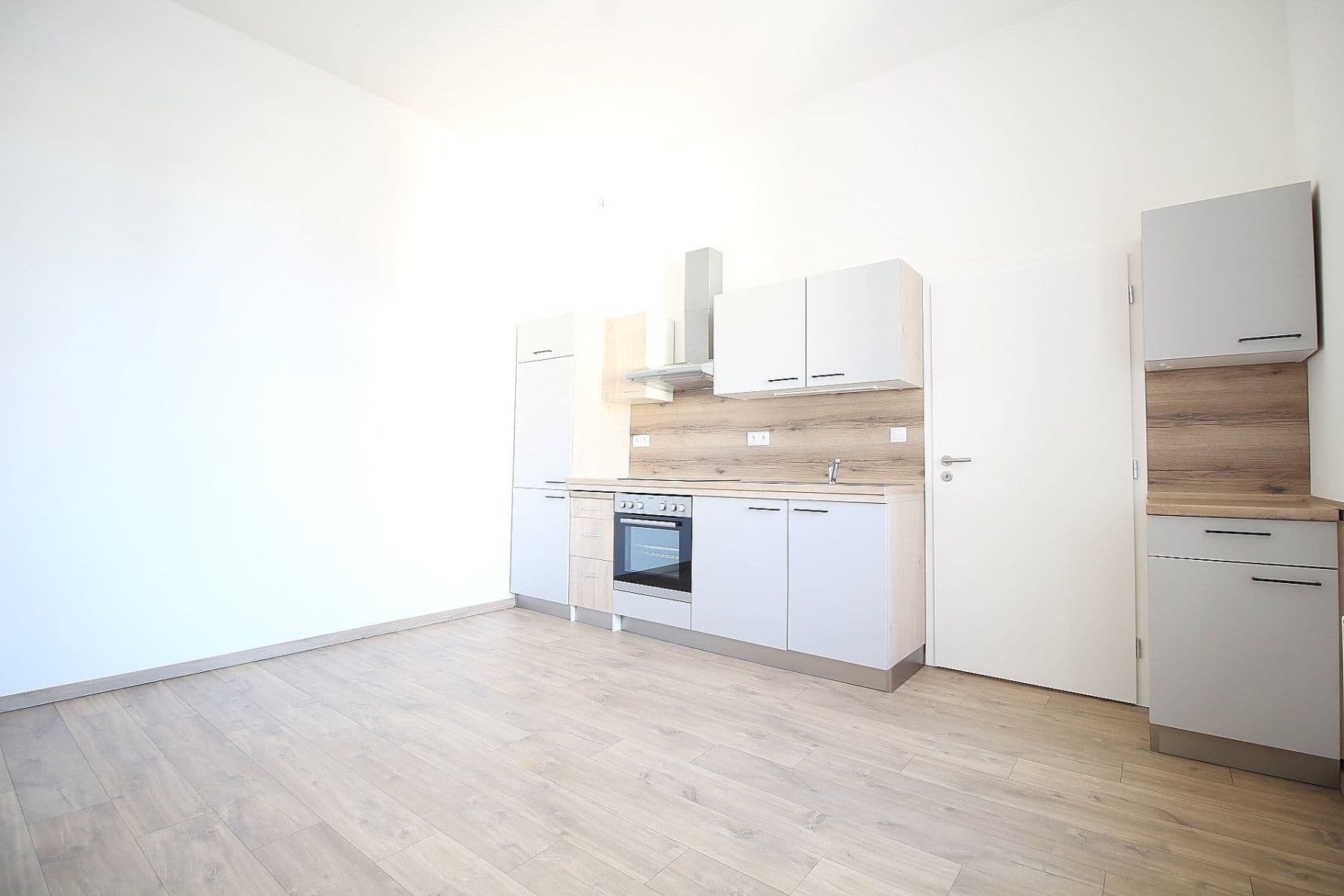 Prenájom bytu 2-izbový 58 m², S. K. Neumanna, Kralupy nad Vltavou, Středočeský kraj Prenájom bytu 2-izbový 58 m², S. K. Neumanna, Kralupy nad Vltavou, Středočeský kraj