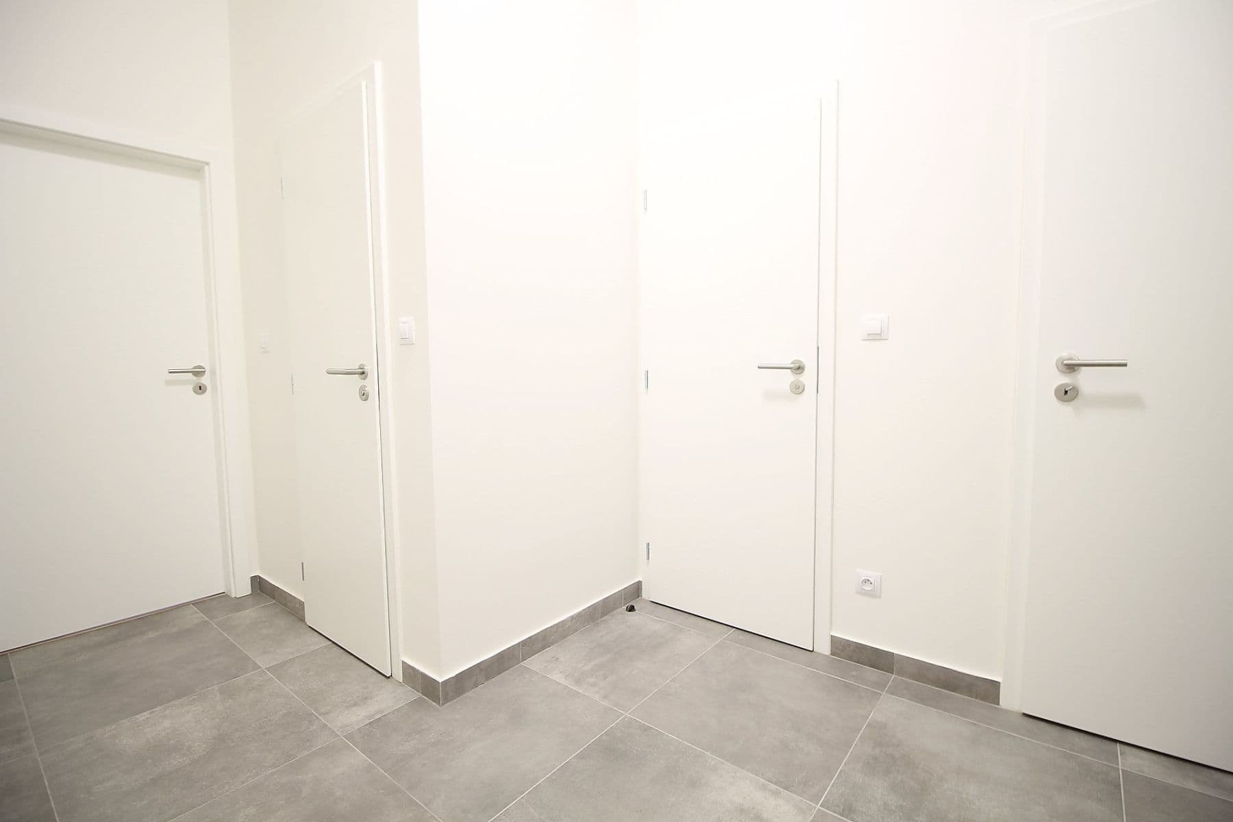 Prenájom bytu 2-izbový 58 m², S. K. Neumanna, Kralupy nad Vltavou, Středočeský kraj Prenájom bytu 2-izbový 58 m², S. K. Neumanna, Kralupy nad Vltavou, Středočeský kraj