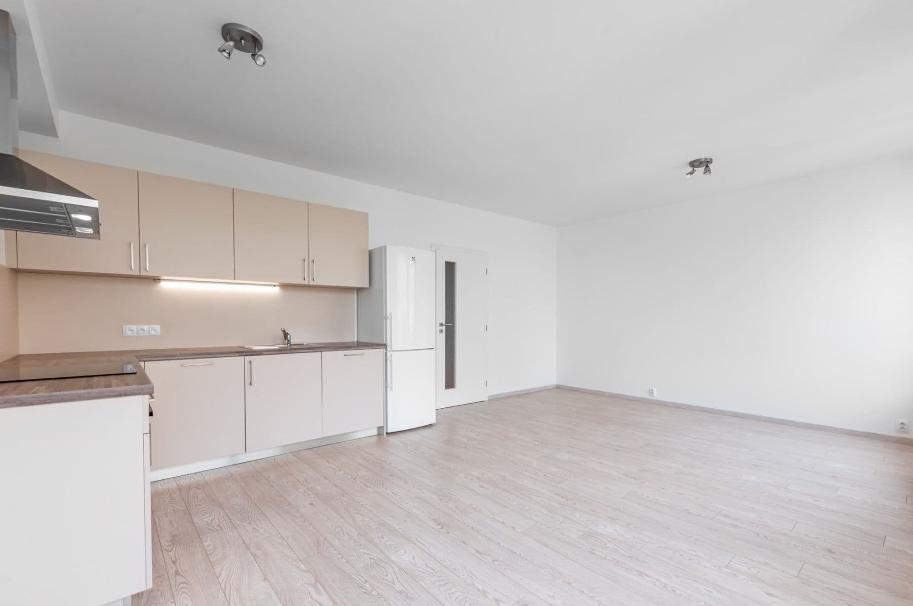 Prenájom bytu 1-izbový 38 m², Sokolovská, Praha, Praha Prenájom bytu 1-izbový 38 m², Sokolovská, Praha, Praha