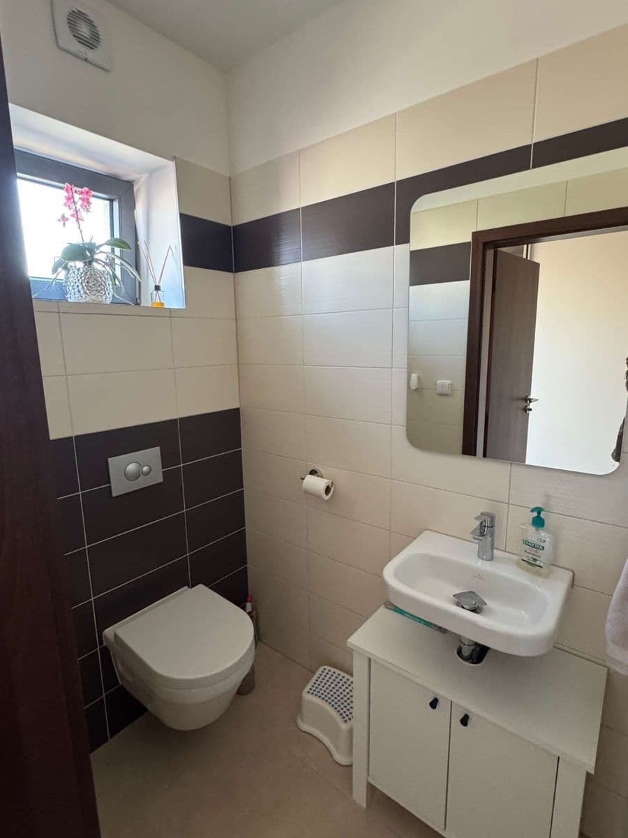 Predaj domu 104 m², pozemek 303 m², Tři Vršky, Králův Dvůr, Středočeský kraj Predaj domu 104 m², pozemek 303 m², Tři Vršky, Králův Dvůr, Středočeský kraj