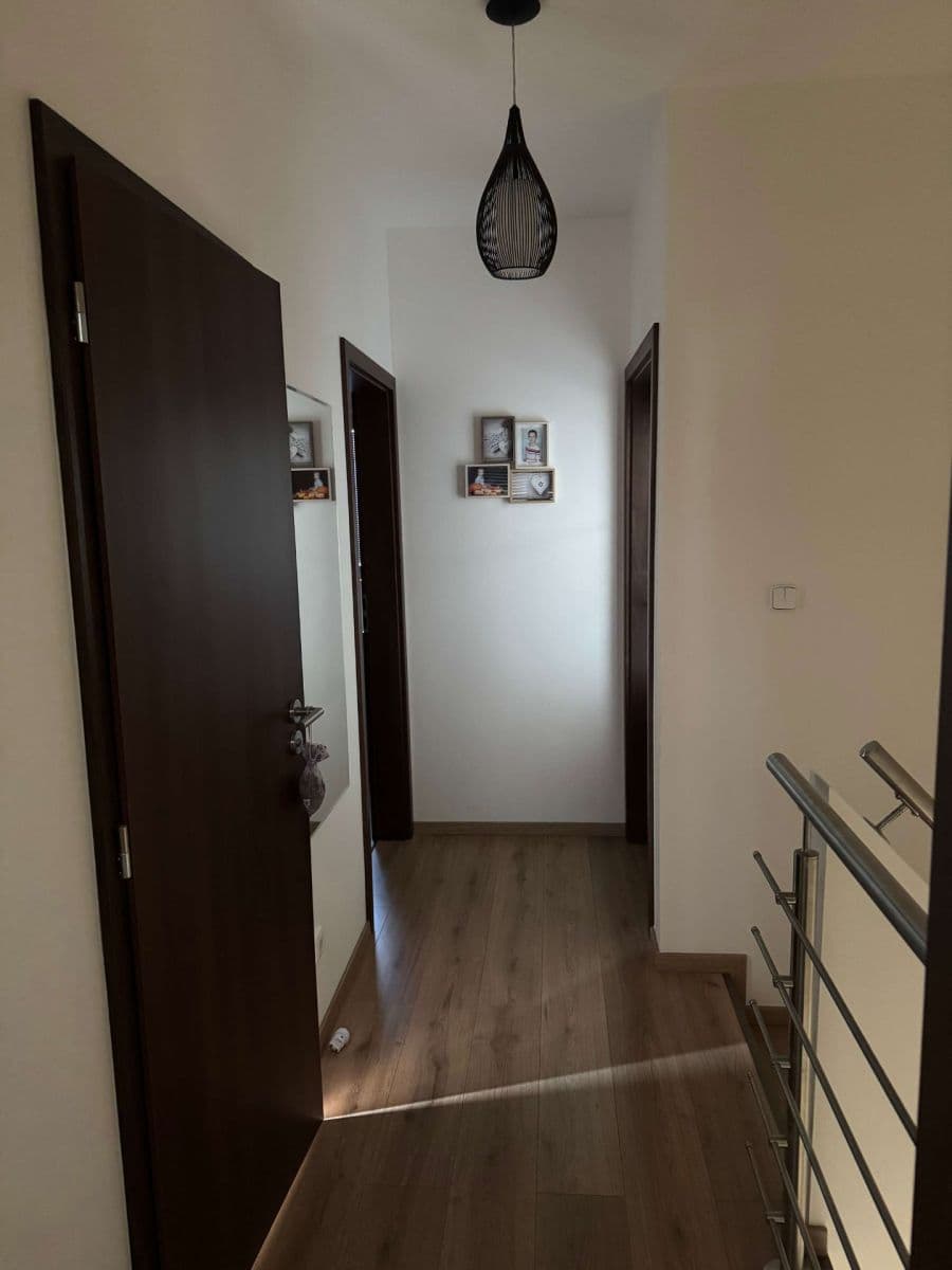 Predaj domu 104 m², pozemek 303 m², Tři Vršky, Králův Dvůr, Středočeský kraj Predaj domu 104 m², pozemek 303 m², Tři Vršky, Králův Dvůr, Středočeský kraj