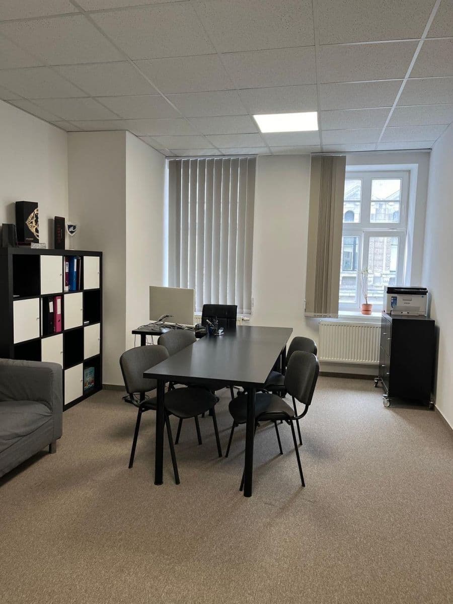 Prenájom kancelárie 24 m², nám. Dr. E. Beneše, Liberec, Liberecký kraj Prenájom kancelárie 24 m², nám. Dr. E. Beneše, Liberec, Liberecký kraj