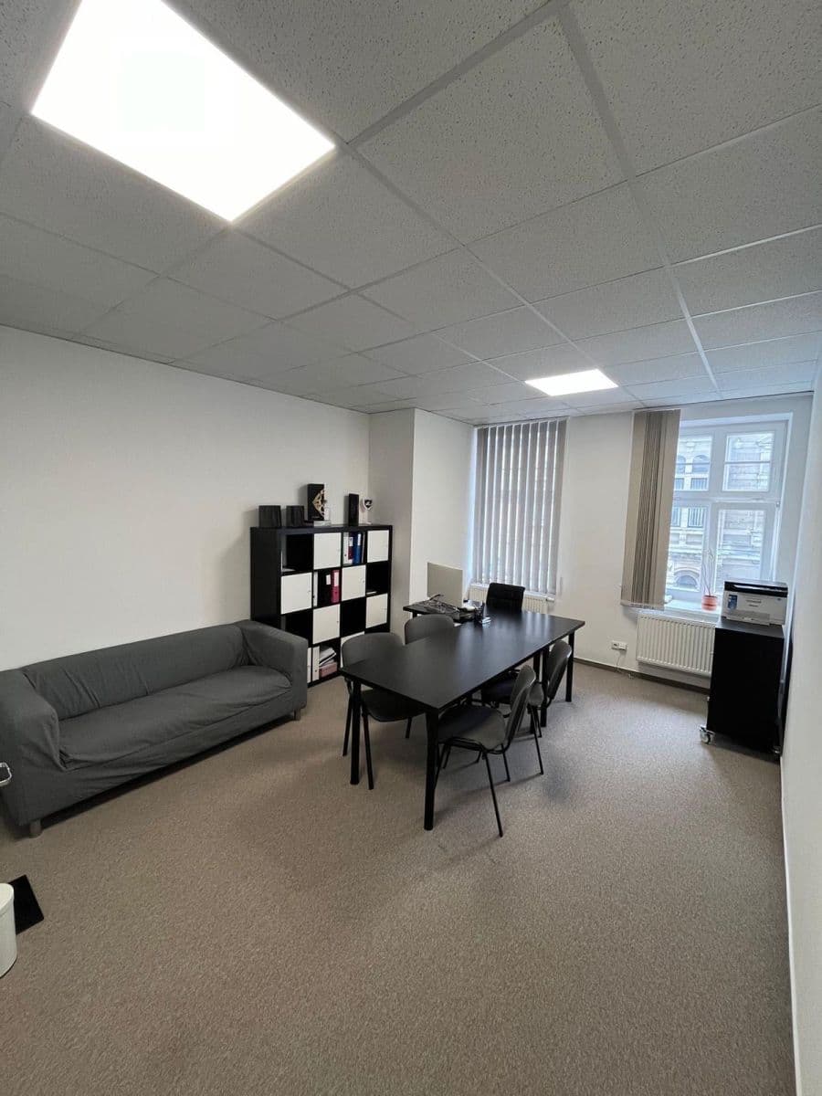 Prenájom kancelárie 24 m², nám. Dr. E. Beneše, Liberec, Liberecký kraj Prenájom kancelárie 24 m², nám. Dr. E. Beneše, Liberec, Liberecký kraj