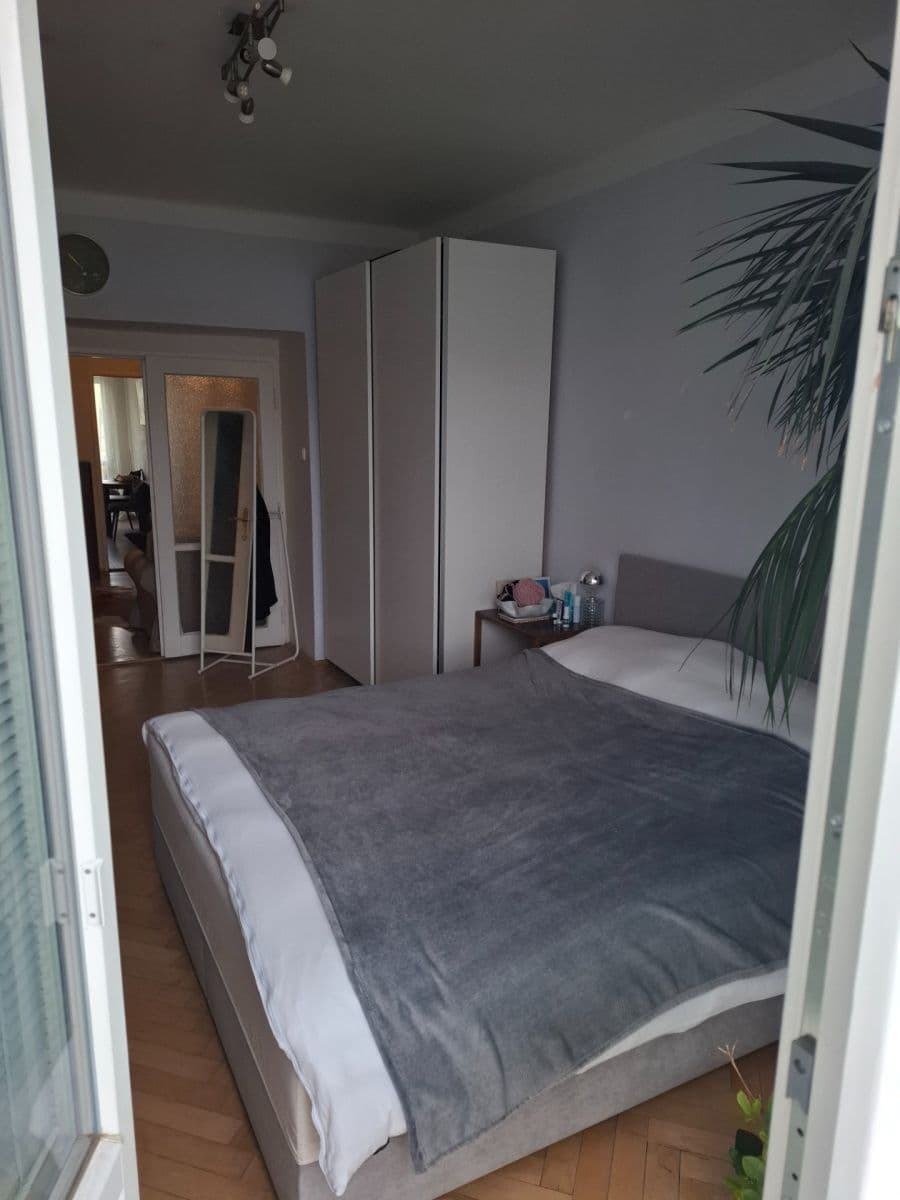 Prenájom bytu 3-izbový 72 m², Zelenky-Hajského, Praha, Praha Prenájom bytu 3-izbový 72 m², Zelenky-Hajského, Praha, Praha