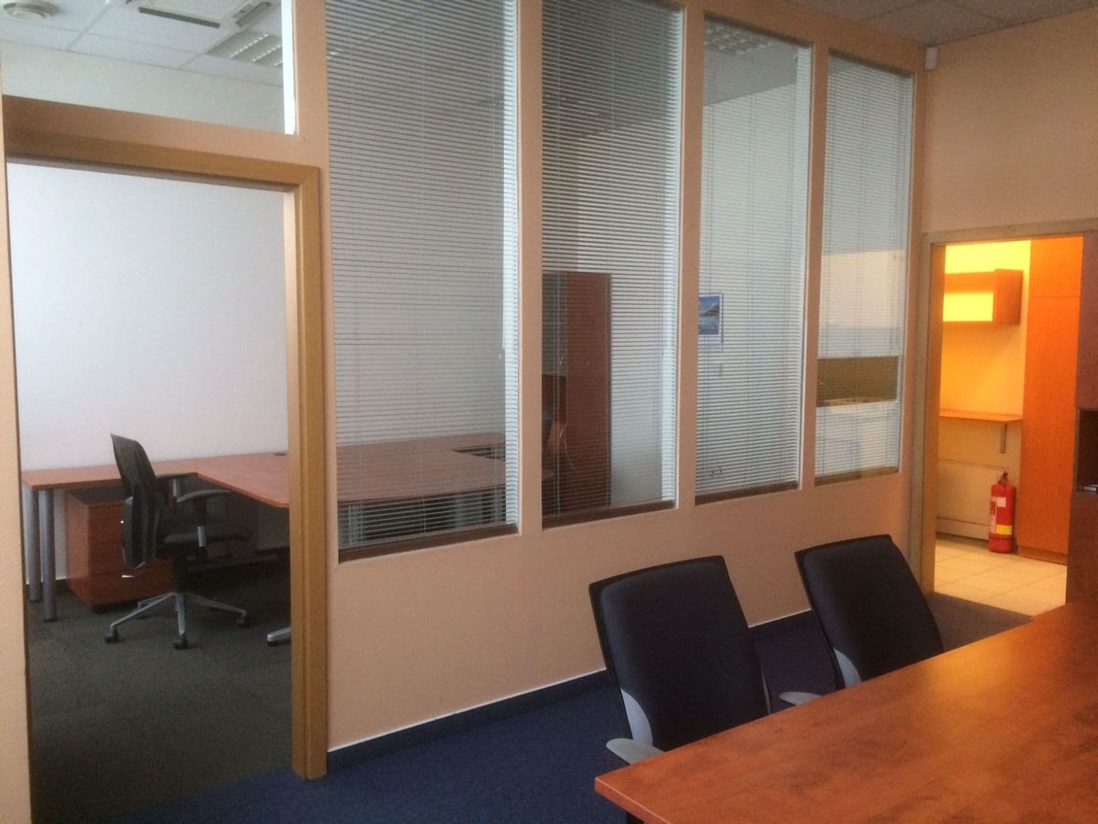 Prenájom kancelárie 48 m², Zadunajská cesta, Petržalka, Bratislavský kraj Prenájom kancelárie 48 m², Zadunajská cesta, Petržalka, Bratislavský kraj