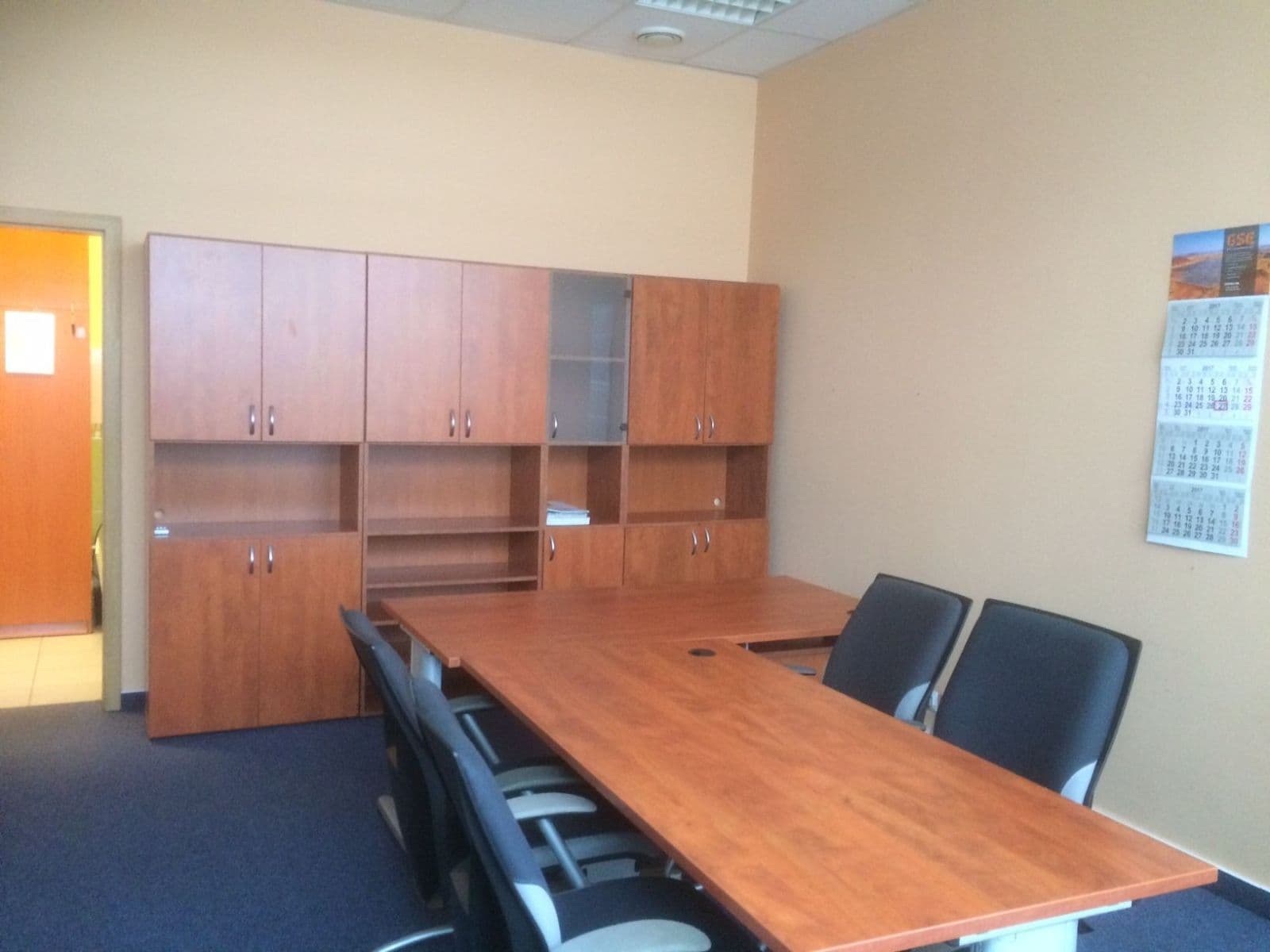 Prenájom kancelárie 48 m², Zadunajská cesta, Petržalka, Bratislavský kraj Prenájom kancelárie 48 m², Zadunajská cesta, Petržalka, Bratislavský kraj