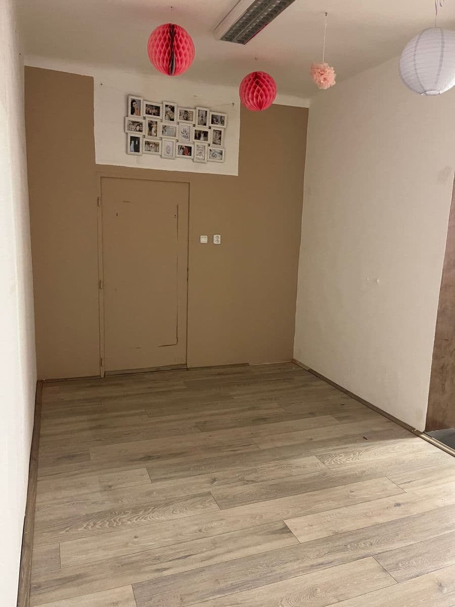 Prenájom nebytového priestoru 73 m², 5. května, Praha, Praha Prenájom nebytového priestoru 73 m², 5. května, Praha, Praha