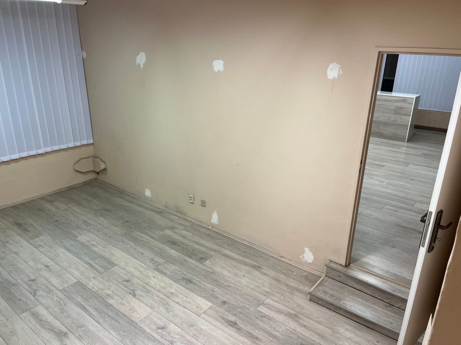 Prenájom nebytového priestoru 73 m², 5. května, Praha, Praha Prenájom nebytového priestoru 73 m², 5. května, Praha, Praha