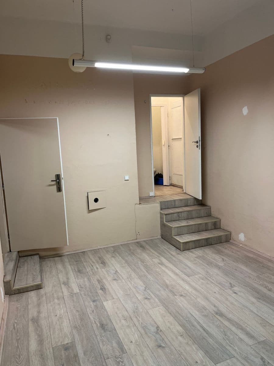 Prenájom nebytového priestoru 73 m², 5. května, Praha, Praha Prenájom nebytového priestoru 73 m², 5. května, Praha, Praha