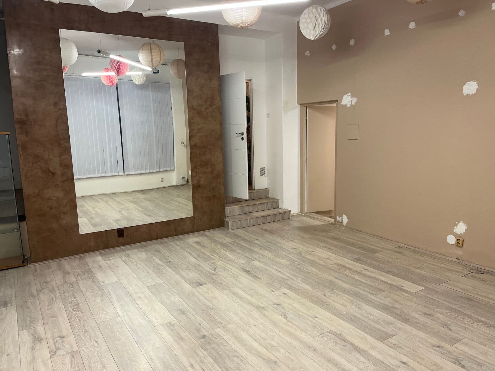 Prenájom nebytového priestoru 73 m², 5. května, Praha, Praha Prenájom nebytového priestoru 73 m², 5. května, Praha, Praha