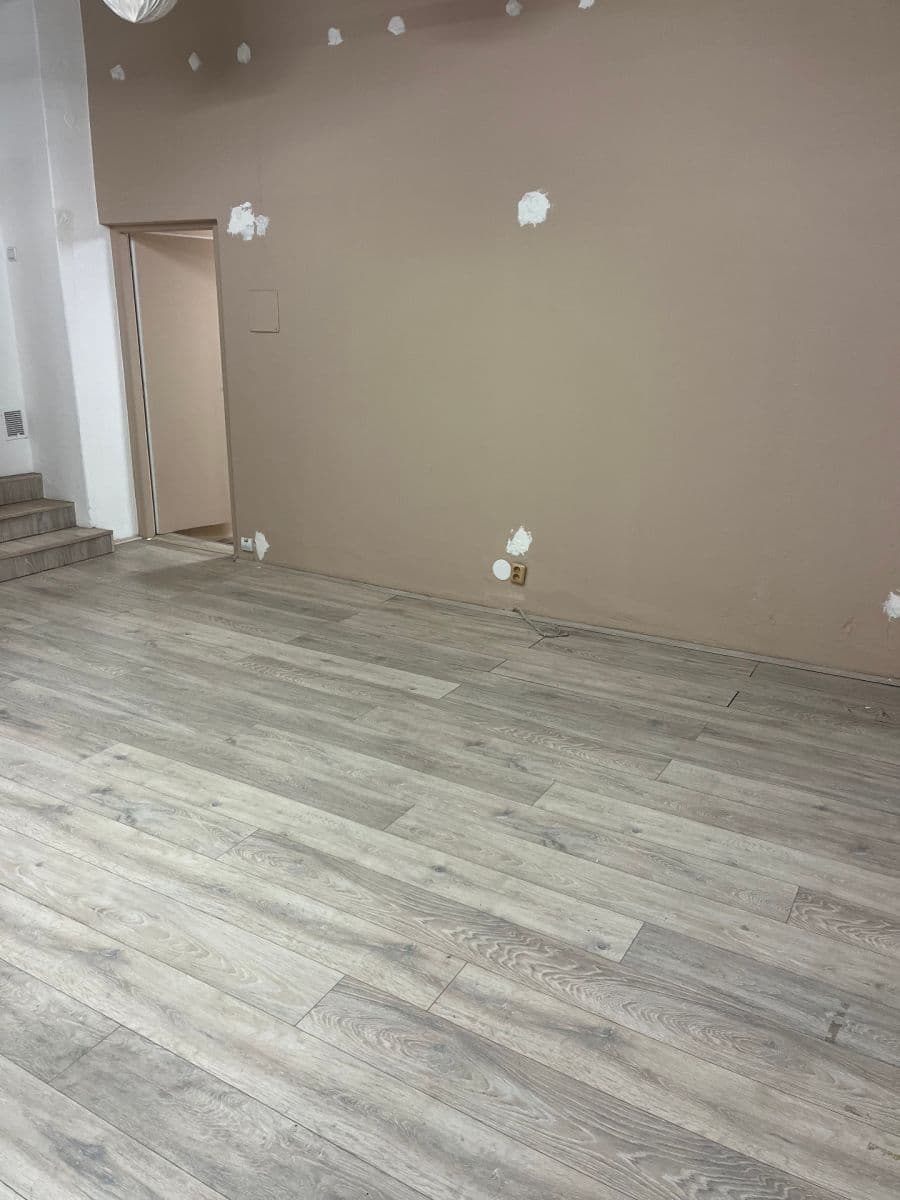 Prenájom nebytového priestoru 73 m², 5. května, Praha, Praha Prenájom nebytového priestoru 73 m², 5. května, Praha, Praha