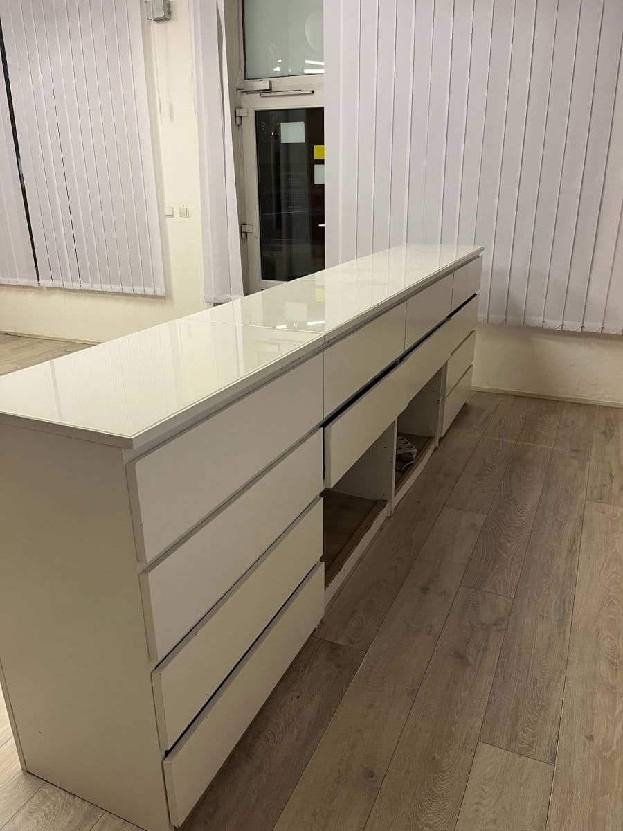 Prenájom nebytového priestoru 73 m², 5. května, Praha, Praha Prenájom nebytového priestoru 73 m², 5. května, Praha, Praha