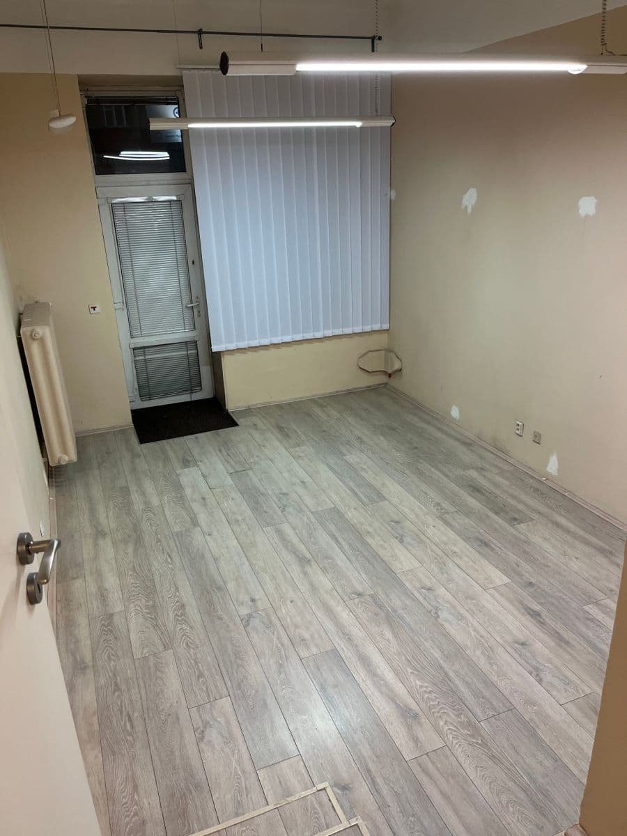 Prenájom nebytového priestoru 73 m², 5. května, Praha, Praha Prenájom nebytového priestoru 73 m², 5. května, Praha, Praha