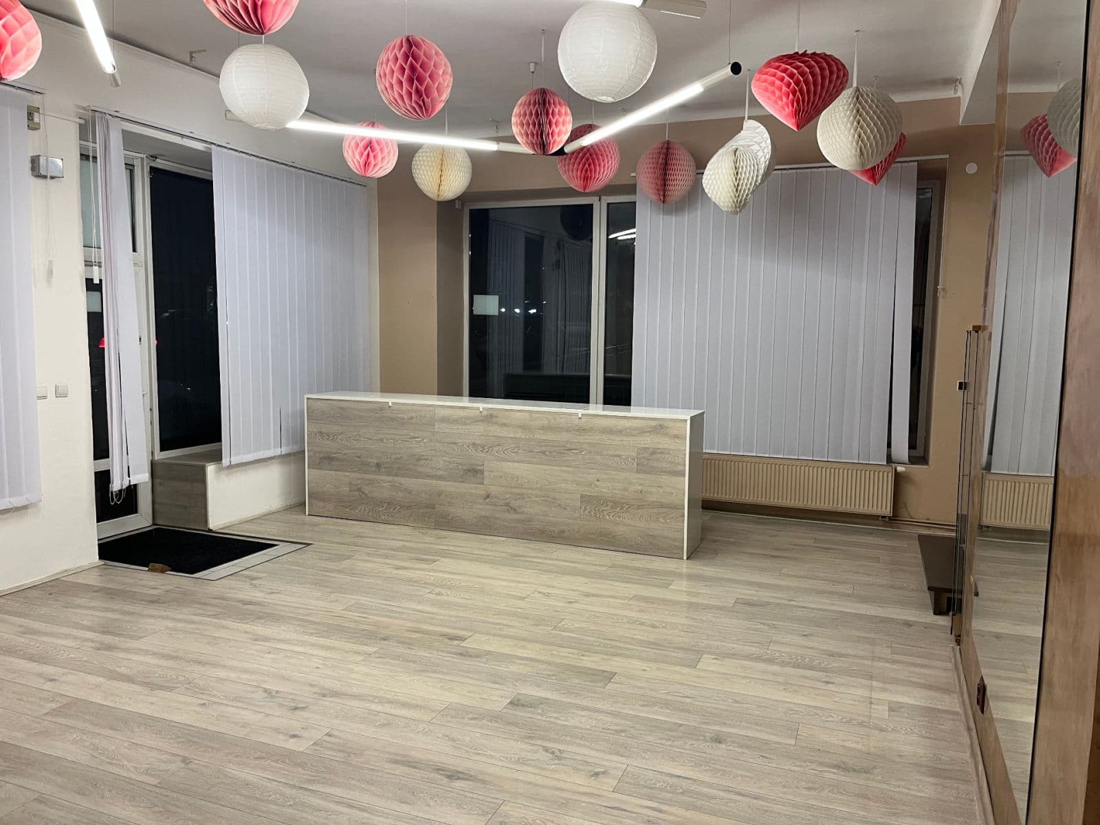 Prenájom nebytového priestoru 73 m², 5. května, Praha, Praha Prenájom nebytového priestoru 73 m², 5. května, Praha, Praha