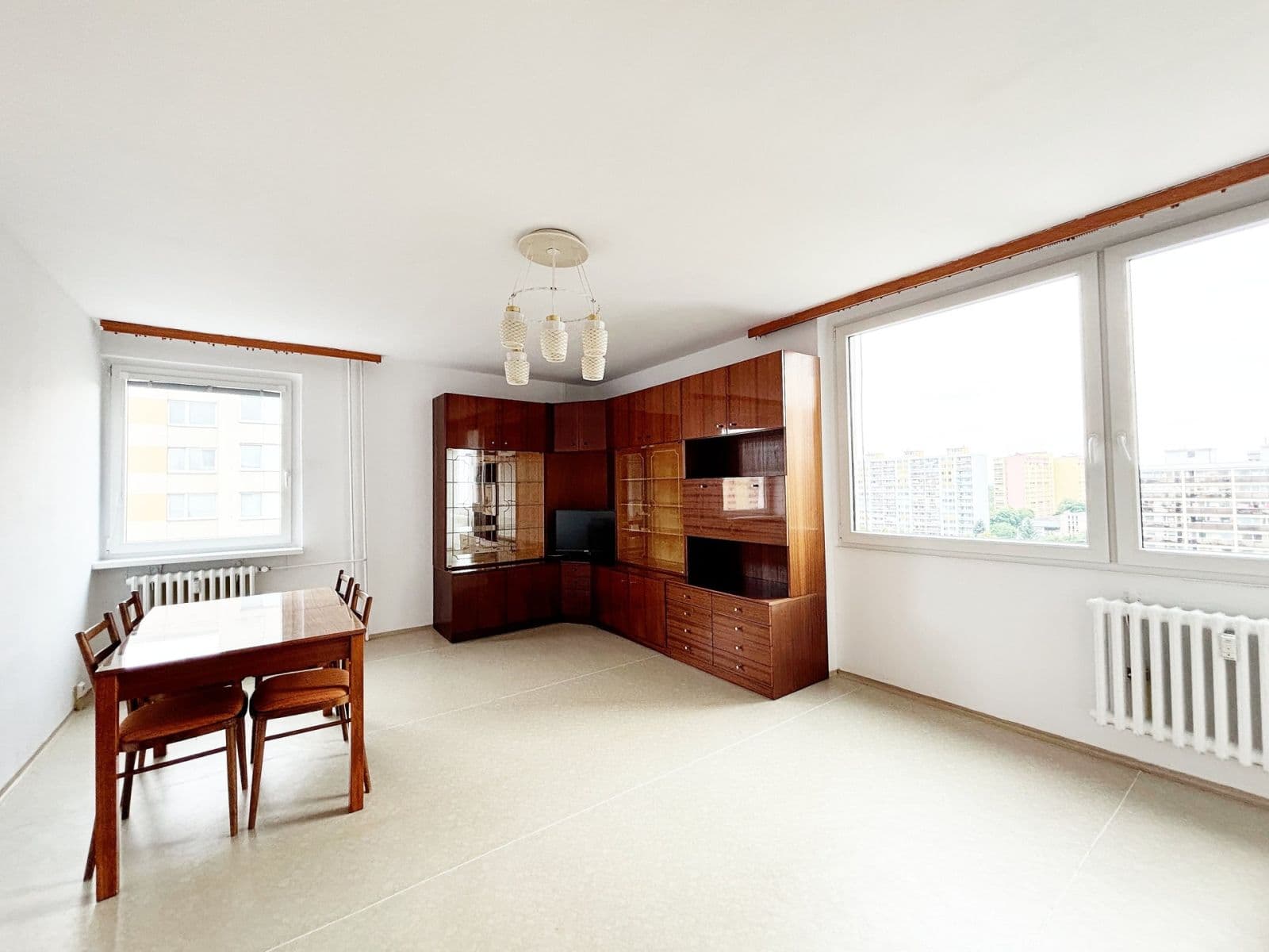 Prenájom bytu 3-izbový 70 m², Lešenská, Praha, Praha Prenájom bytu 3-izbový 70 m², Lešenská, Praha, Praha