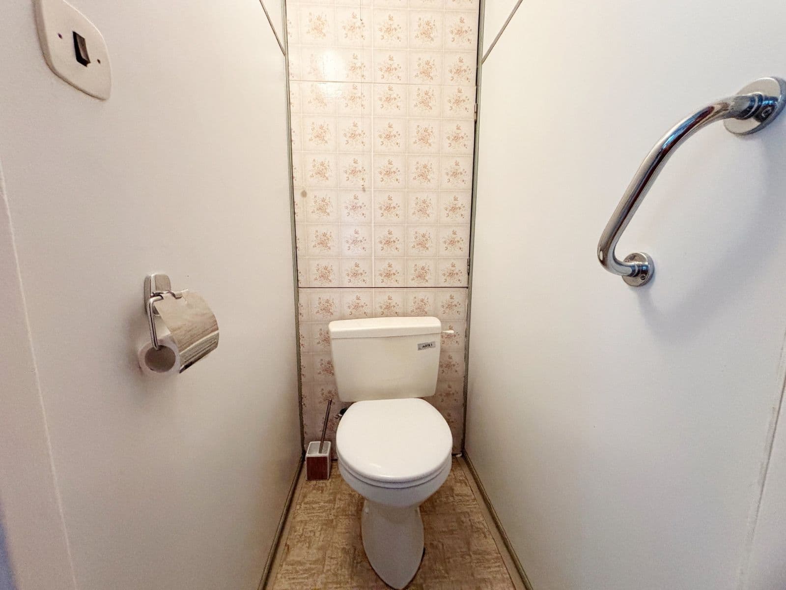 Prenájom bytu 3-izbový 70 m², Lešenská, Praha, Praha Prenájom bytu 3-izbový 70 m², Lešenská, Praha, Praha