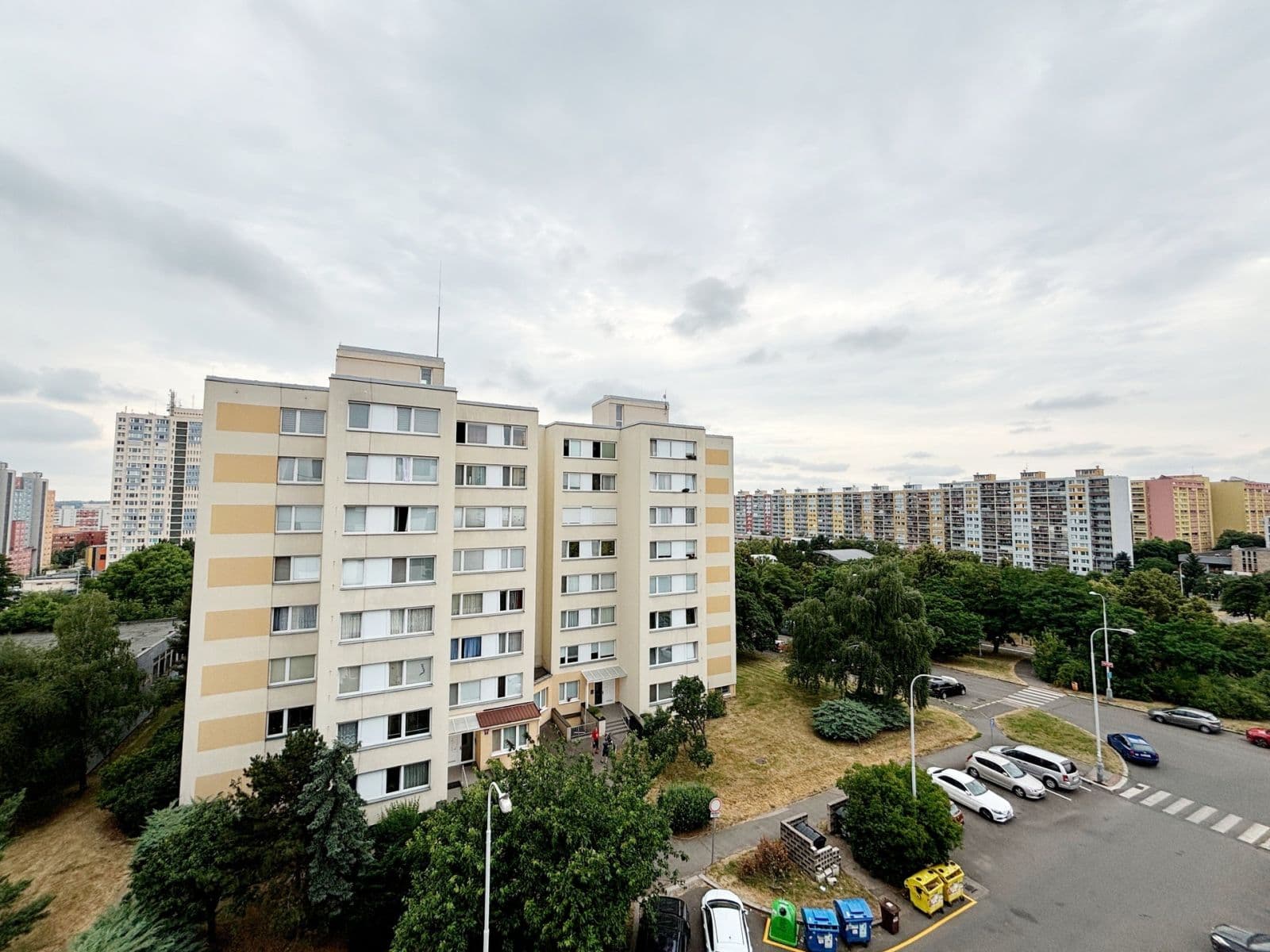 Prenájom bytu 3-izbový 70 m², Lešenská, Praha, Praha Prenájom bytu 3-izbový 70 m², Lešenská, Praha, Praha