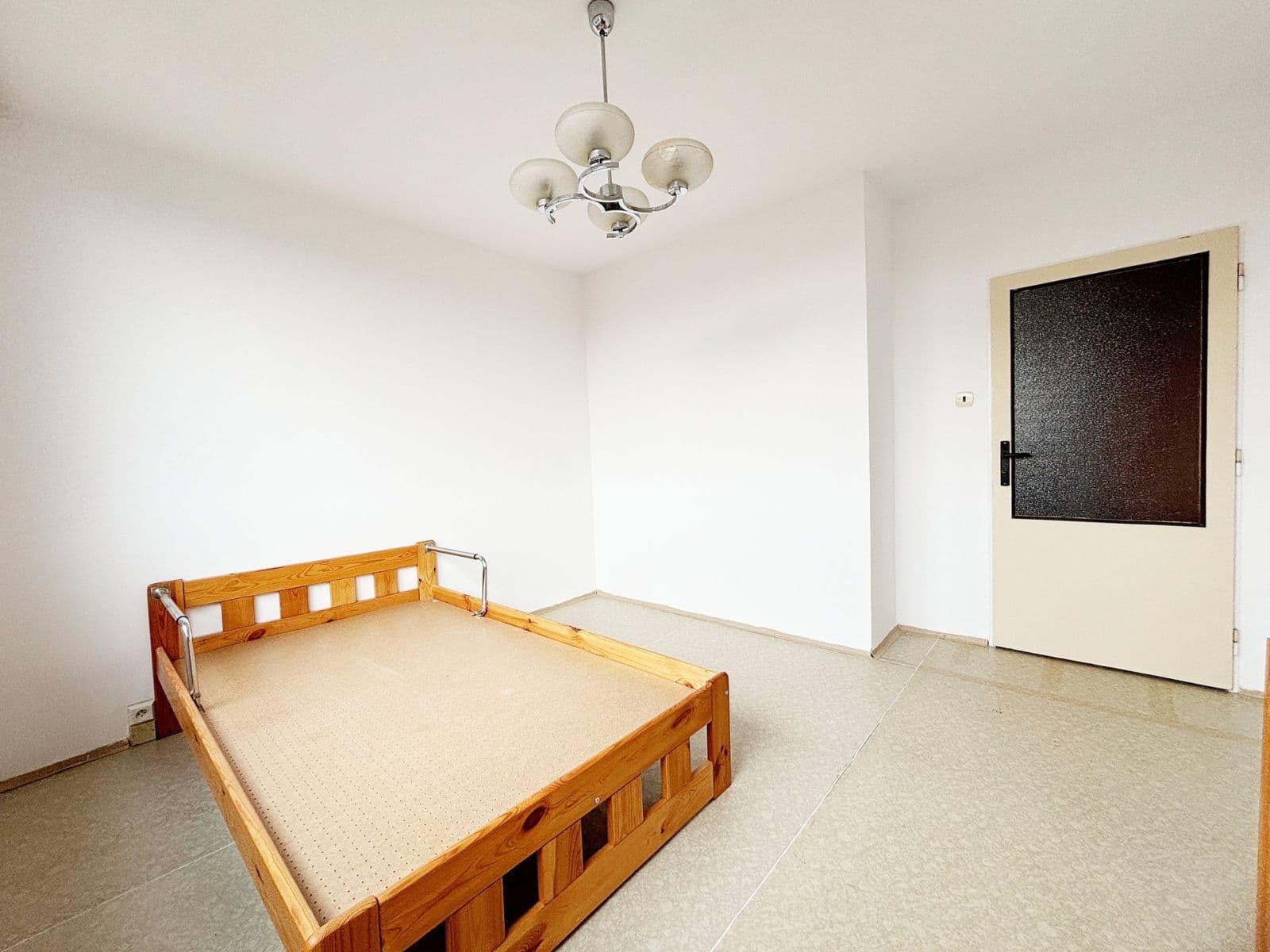 Prenájom bytu 3-izbový 70 m², Lešenská, Praha, Praha Prenájom bytu 3-izbový 70 m², Lešenská, Praha, Praha