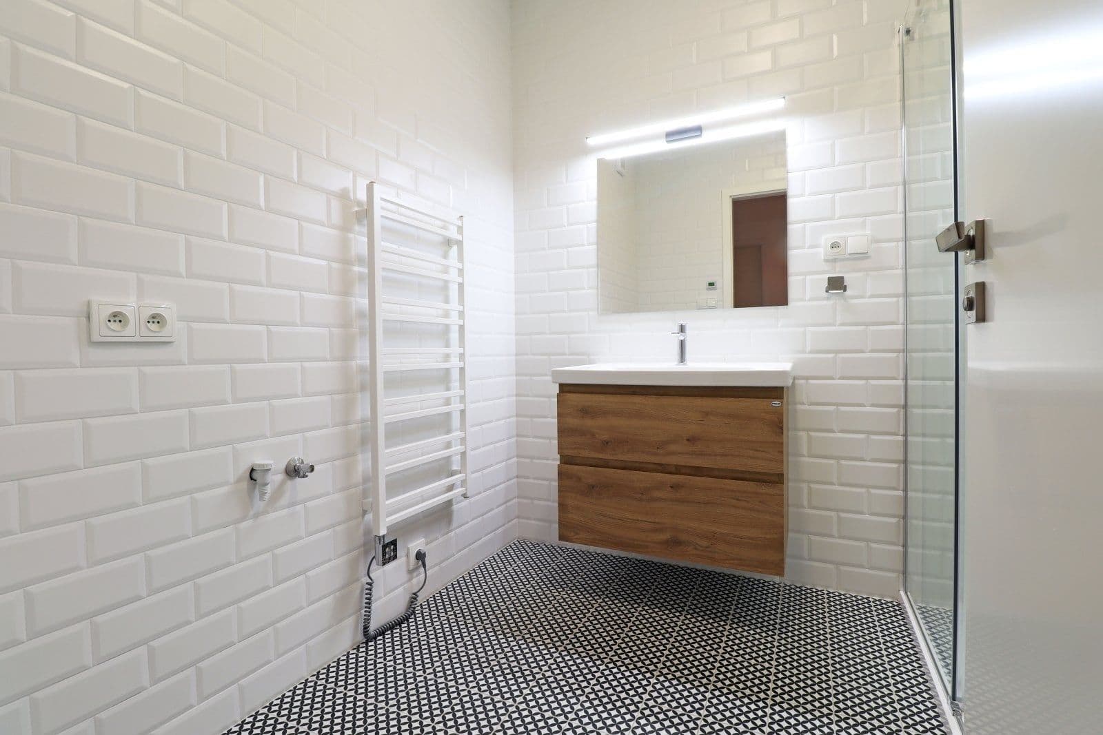 Prenájom bytu 2-izbový 75 m², Křižíkova, Praha, Praha Prenájom bytu 2-izbový 75 m², Křižíkova, Praha, Praha