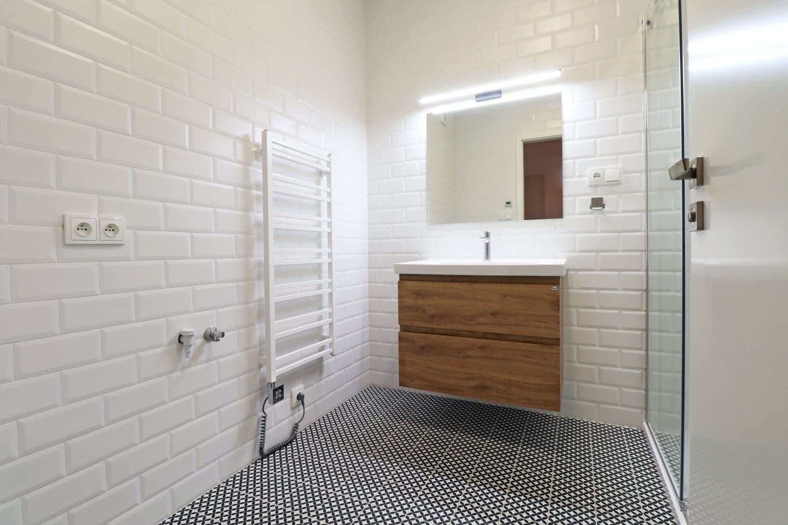 Prenájom bytu 2-izbový 75 m², Křižíkova, Praha, Praha Prenájom bytu 2-izbový 75 m², Křižíkova, Praha, Praha