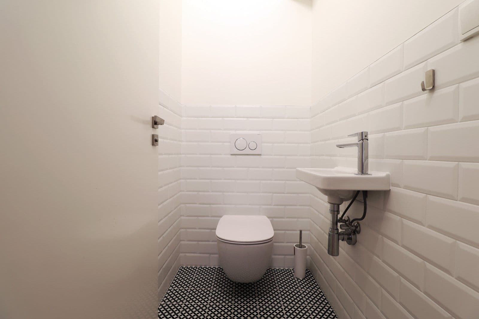 Prenájom bytu 2-izbový 75 m², Křižíkova, Praha, Praha Prenájom bytu 2-izbový 75 m², Křižíkova, Praha, Praha