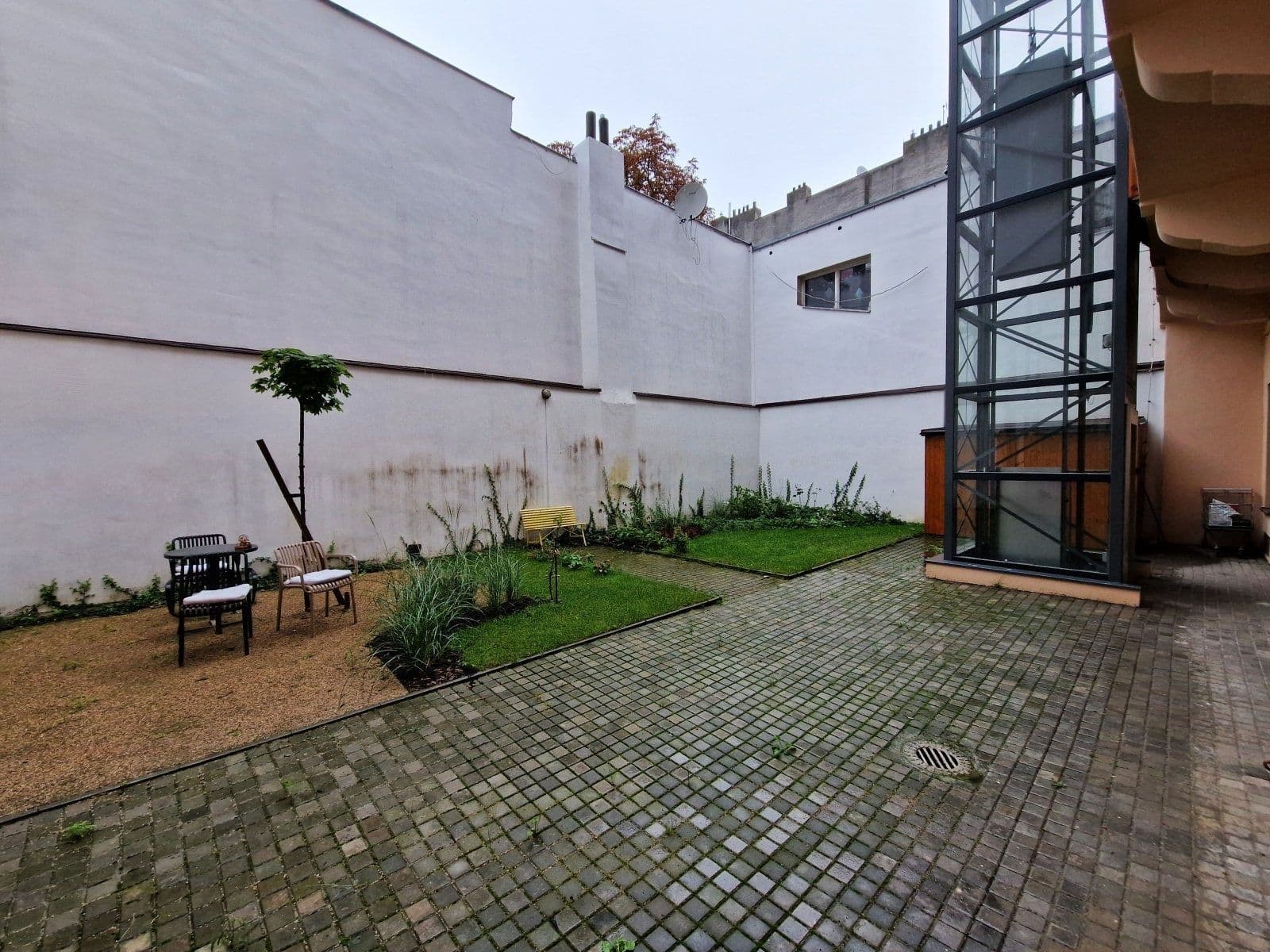 Prenájom bytu 2-izbový 75 m², Křižíkova, Praha, Praha Prenájom bytu 2-izbový 75 m², Křižíkova, Praha, Praha