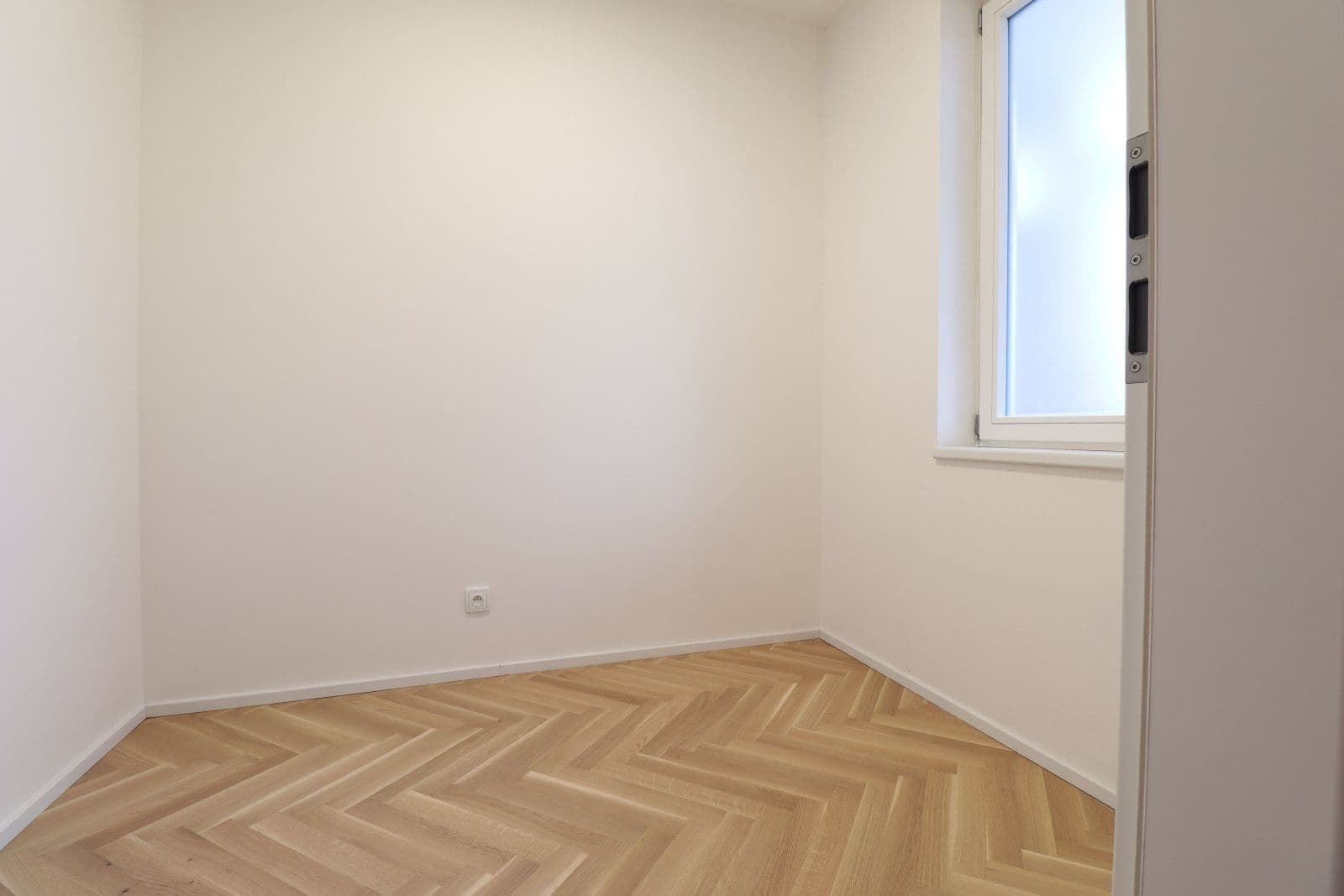 Prenájom bytu 2-izbový 75 m², Křižíkova, Praha, Praha Prenájom bytu 2-izbový 75 m², Křižíkova, Praha, Praha