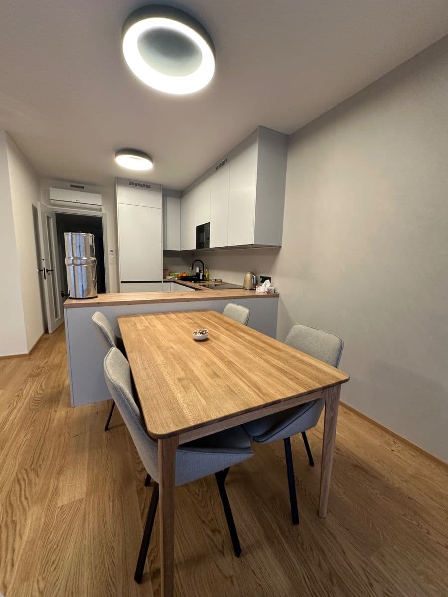 Predaj bytu 3-izbový 78 m², Tetauerova, Praha, Praha Predaj bytu 3-izbový 78 m², Tetauerova, Praha, Praha