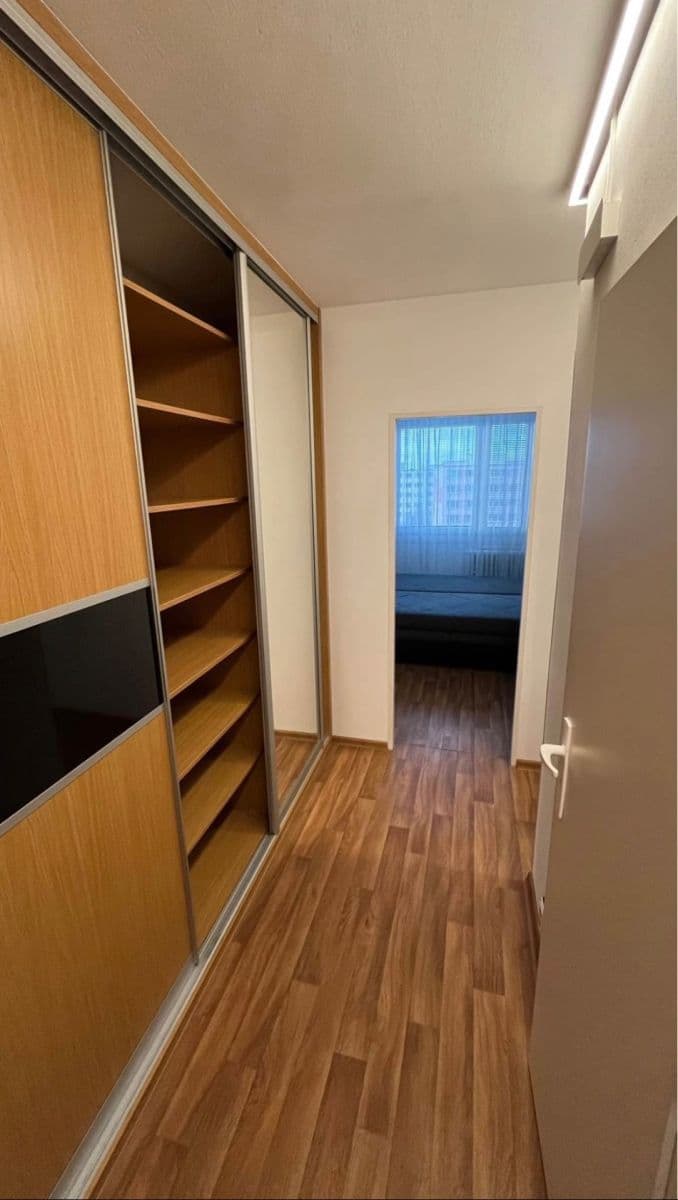 Prenájom bytu 2-izbový 39 m², Pujmanové, Praha, Praha Prenájom bytu 2-izbový 39 m², Pujmanové, Praha, Praha