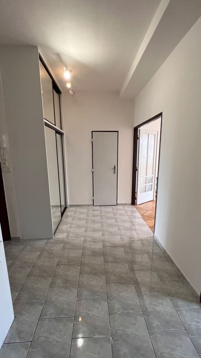 Predaj bytu 3-izbový 78 m², Dělnická, Praha, Praha Predaj bytu 3-izbový 78 m², Dělnická, Praha, Praha