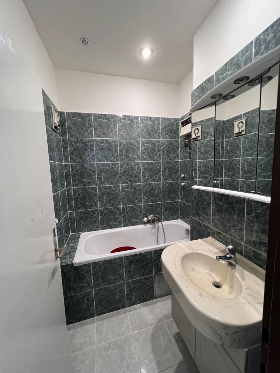 Predaj bytu 3-izbový 78 m², Dělnická, Praha, Praha Predaj bytu 3-izbový 78 m², Dělnická, Praha, Praha
