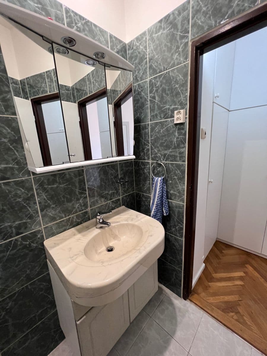 Predaj bytu 3-izbový 78 m², Dělnická, Praha, Praha Predaj bytu 3-izbový 78 m², Dělnická, Praha, Praha