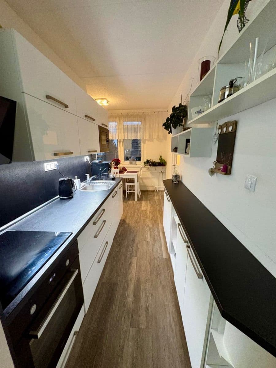 Prenájom bytu 3-izbový 74 m², Kyjevská, Třebíč, Kraj Vysočina Prenájom bytu 3-izbový 74 m², Kyjevská, Třebíč, Kraj Vysočina