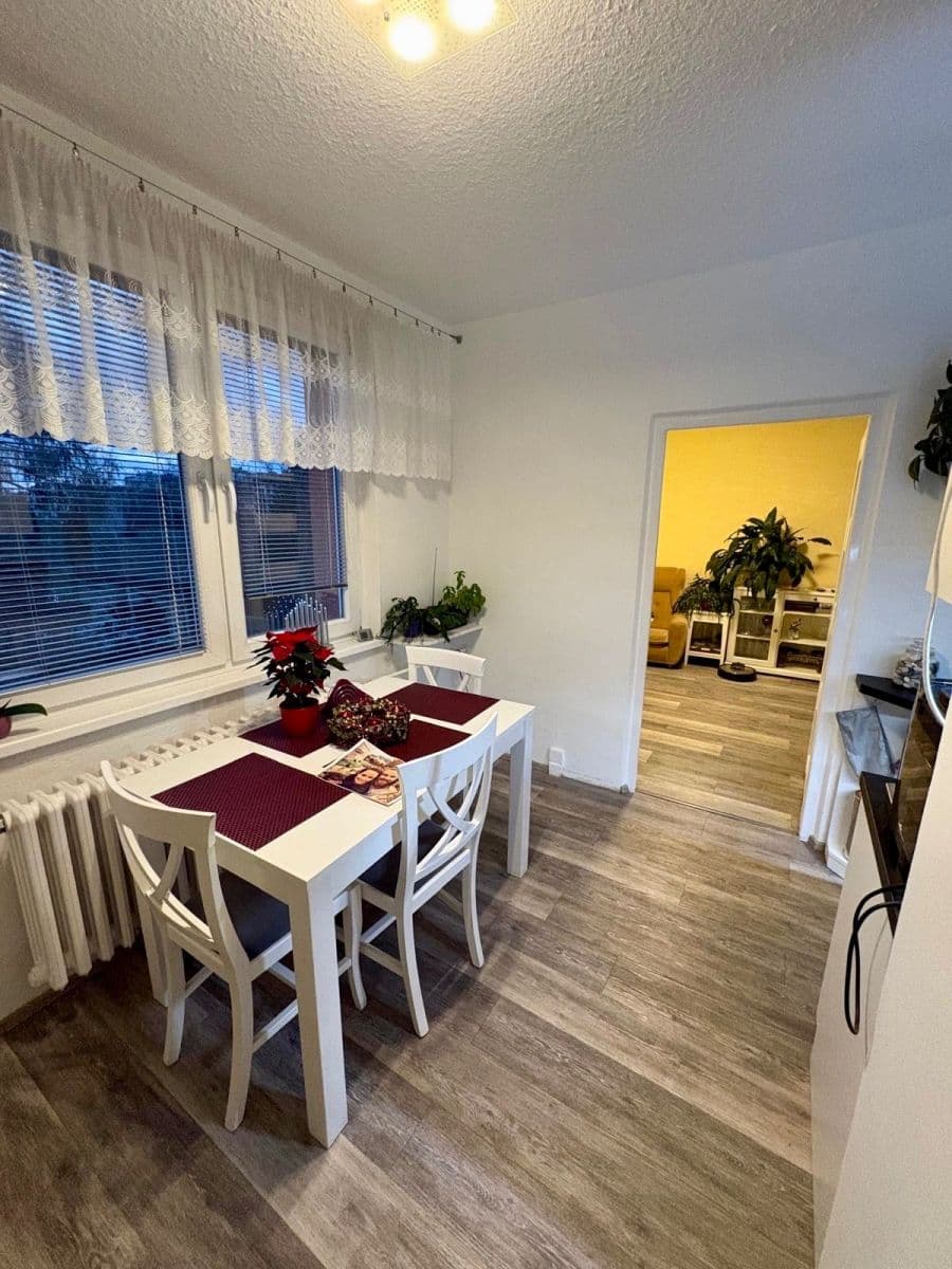 Prenájom bytu 3-izbový 74 m², Kyjevská, Třebíč, Kraj Vysočina Prenájom bytu 3-izbový 74 m², Kyjevská, Třebíč, Kraj Vysočina