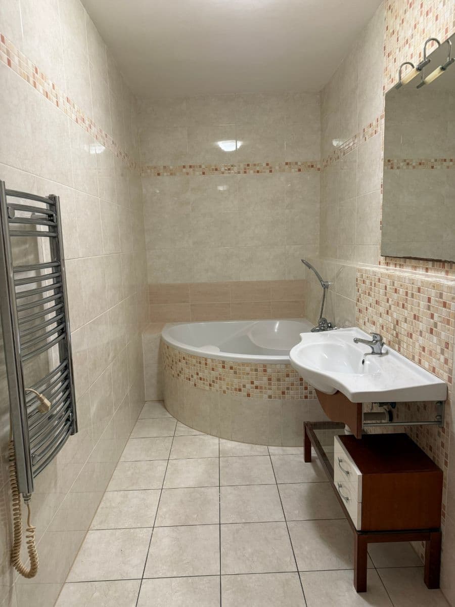 Prenájom bytu 2-izbový 44 m², Trnková, Uherské Hradiště, Zlínský kraj Prenájom bytu 2-izbový 44 m², Trnková, Uherské Hradiště, Zlínský kraj