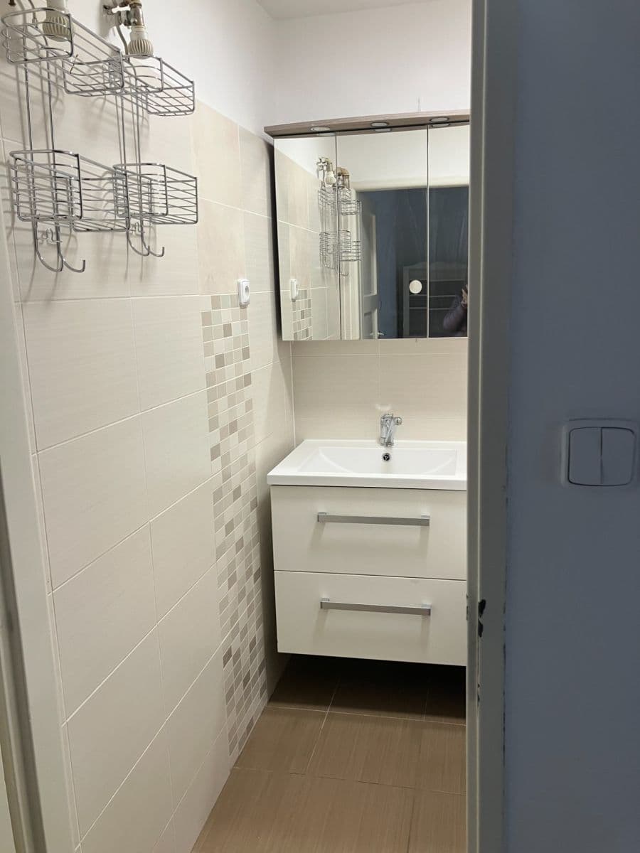 Prenájom bytu 3-izbový 72 m², Lvovská, Praha, Praha Prenájom bytu 3-izbový 72 m², Lvovská, Praha, Praha