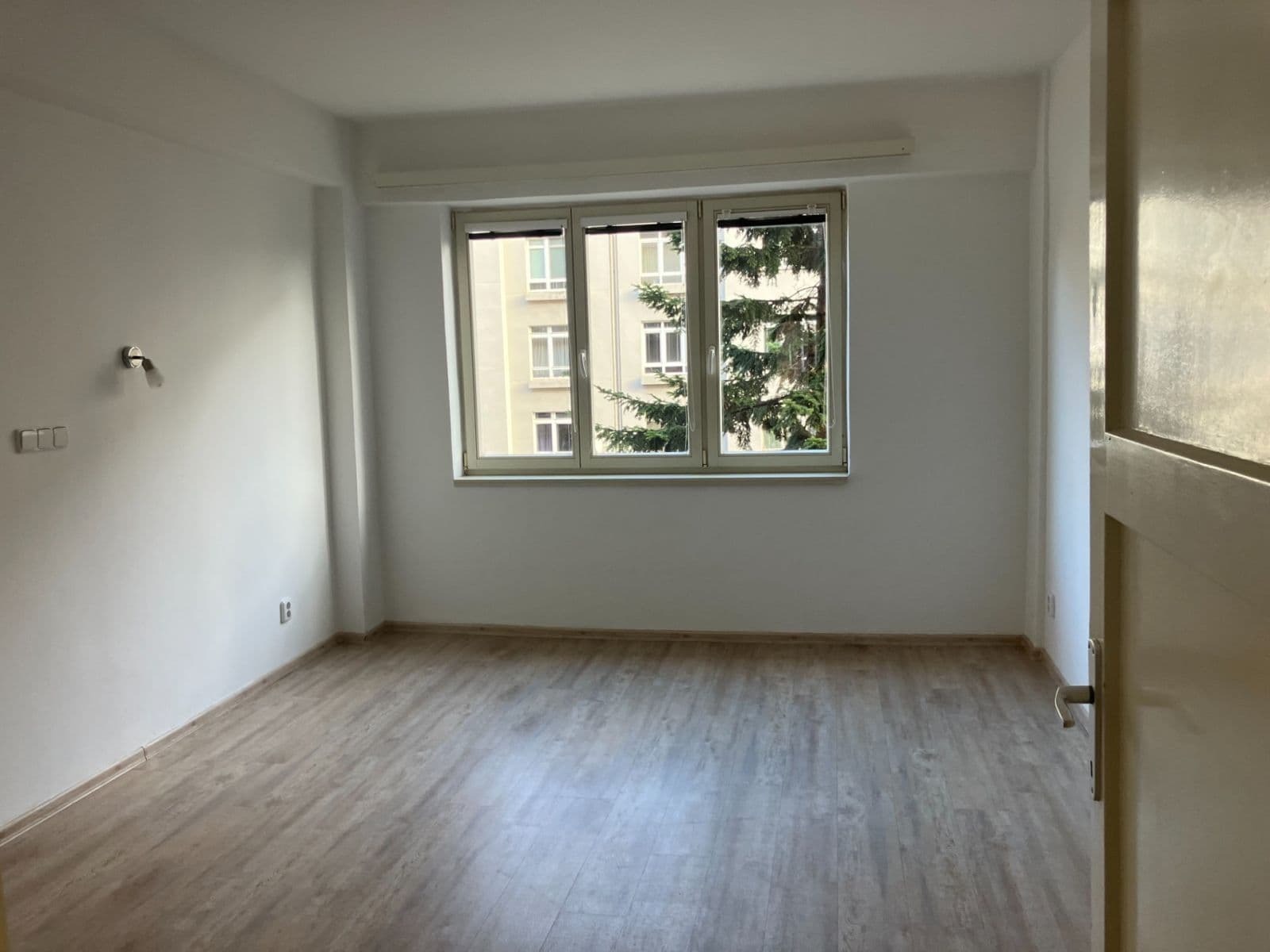 Prenájom bytu 3-izbový 72 m², Lvovská, Praha, Praha Prenájom bytu 3-izbový 72 m², Lvovská, Praha, Praha
