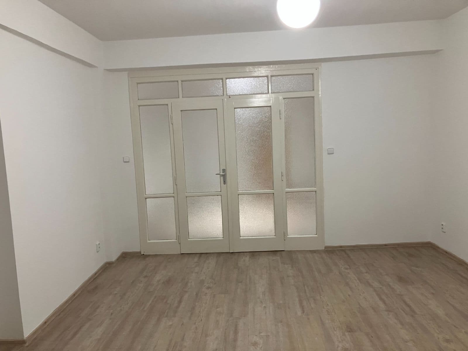 Prenájom bytu 3-izbový 72 m², Lvovská, Praha, Praha Prenájom bytu 3-izbový 72 m², Lvovská, Praha, Praha