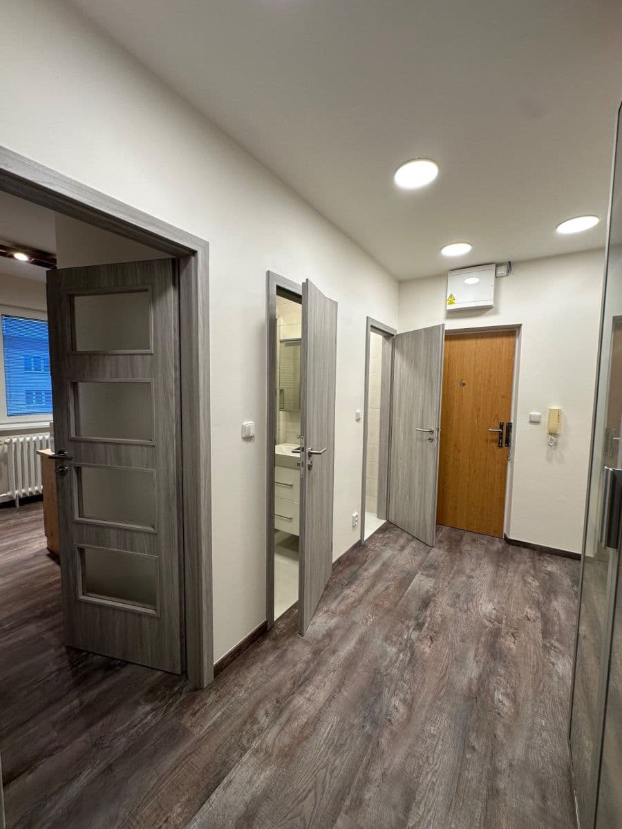 Prenájom bytu 2-izbový 56 m², Arabská, Praha, Praha Prenájom bytu 2-izbový 56 m², Arabská, Praha, Praha