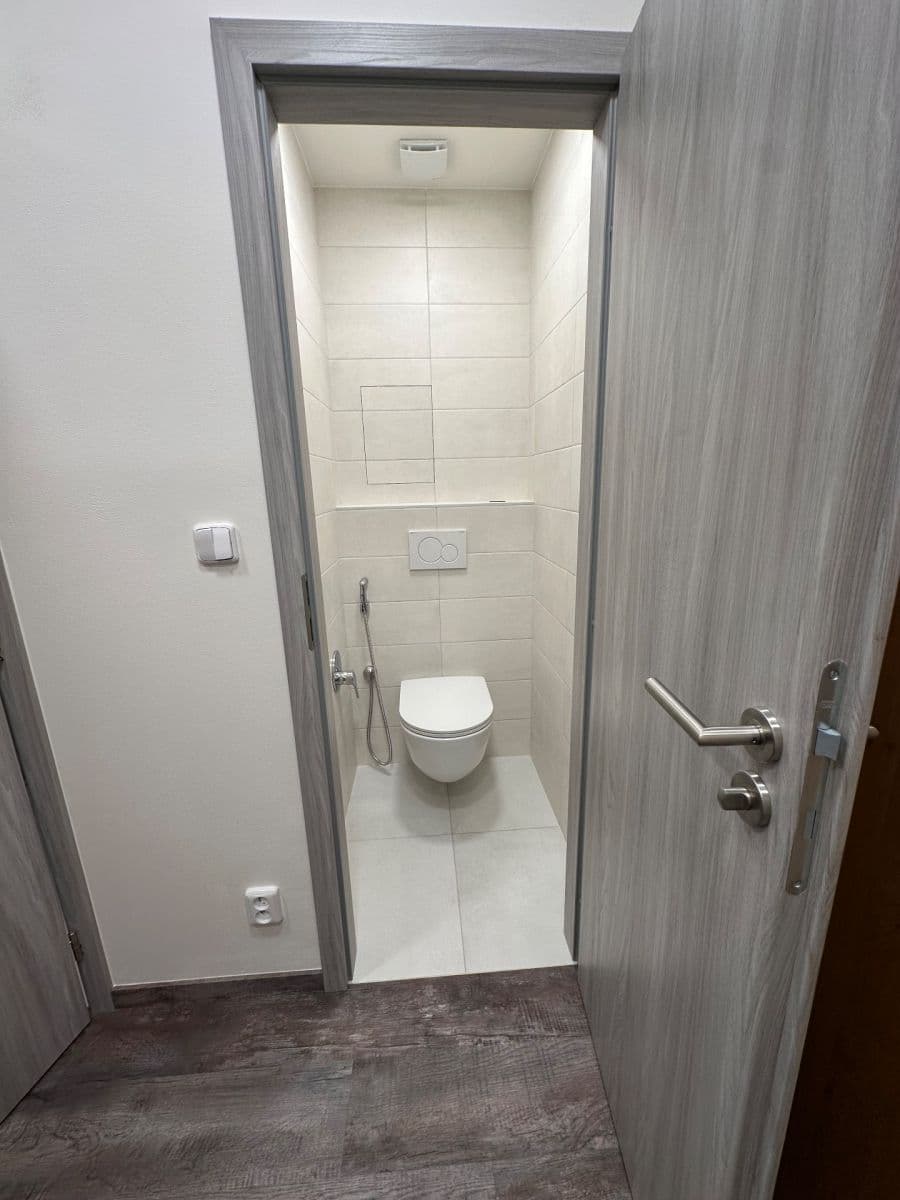 Prenájom bytu 2-izbový 56 m², Arabská, Praha, Praha Prenájom bytu 2-izbový 56 m², Arabská, Praha, Praha