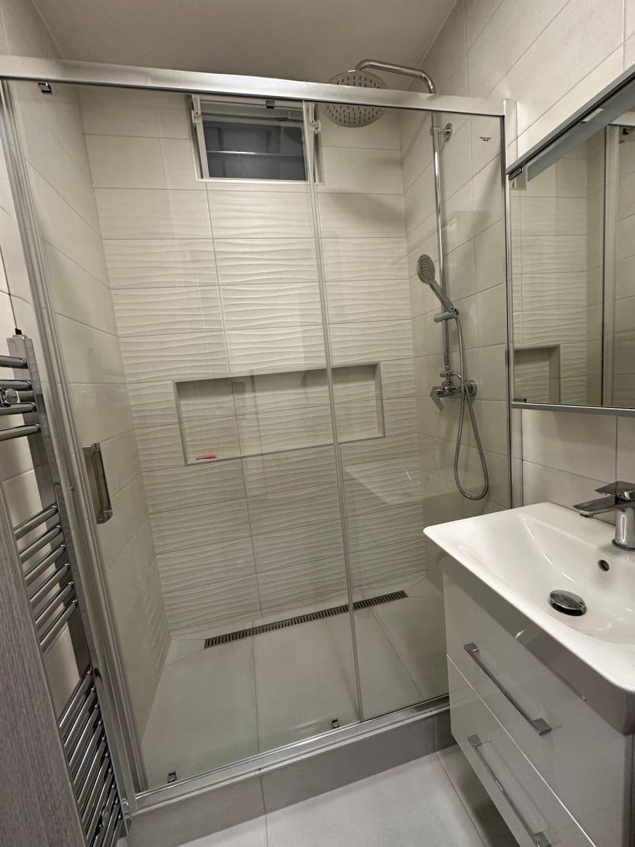 Prenájom bytu 2-izbový 56 m², Arabská, Praha, Praha Prenájom bytu 2-izbový 56 m², Arabská, Praha, Praha