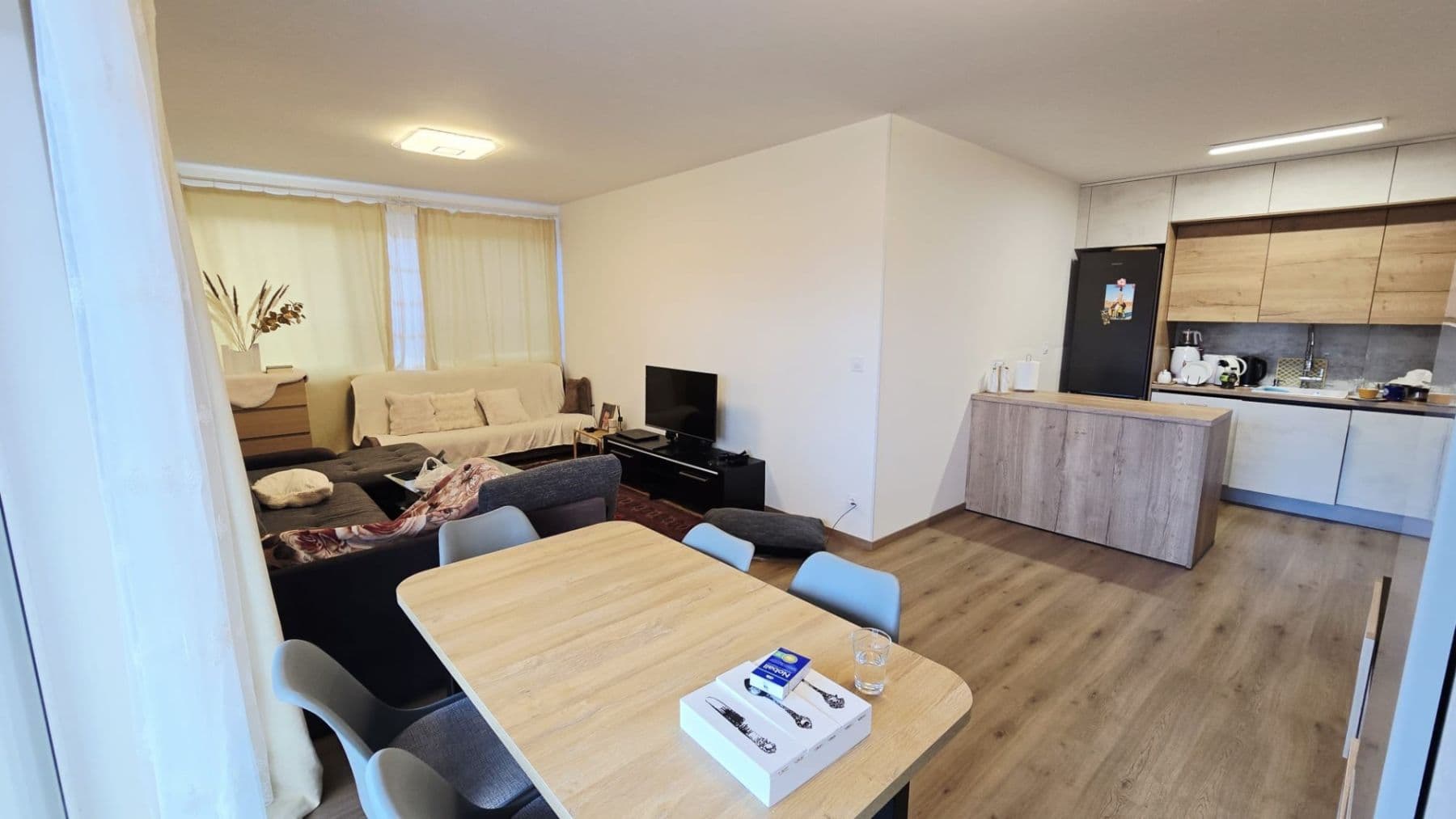 Prenájom bytu 3-izbový 80 m², Choceradská, Praha, Praha Prenájom bytu 3-izbový 80 m², Choceradská, Praha, Praha