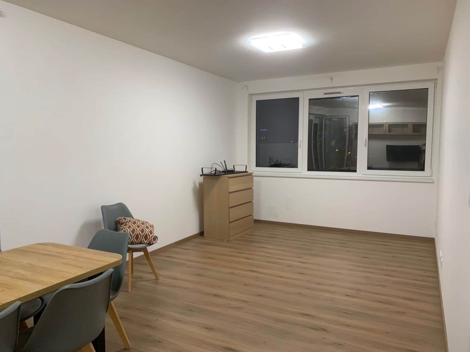Prenájom bytu 3-izbový 80 m², Choceradská, Praha, Praha Prenájom bytu 3-izbový 80 m², Choceradská, Praha, Praha