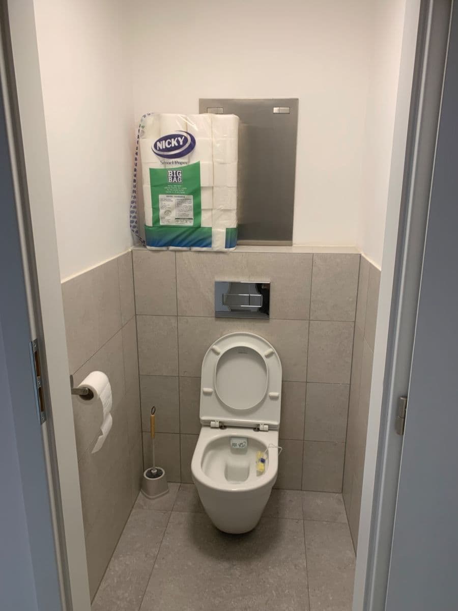 Prenájom bytu 3-izbový 80 m², Choceradská, Praha, Praha Prenájom bytu 3-izbový 80 m², Choceradská, Praha, Praha