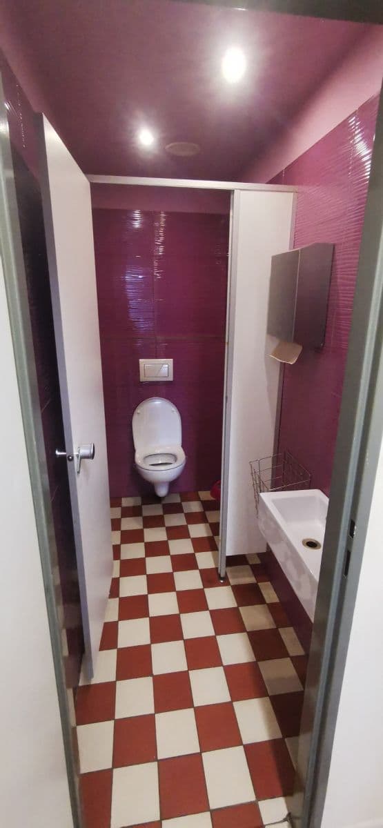 Prenájom nebytového priestoru 65 m², Kpt. Nálepky, Tábor, Jihočeský kraj Prenájom nebytového priestoru 65 m², Kpt. Nálepky, Tábor, Jihočeský kraj