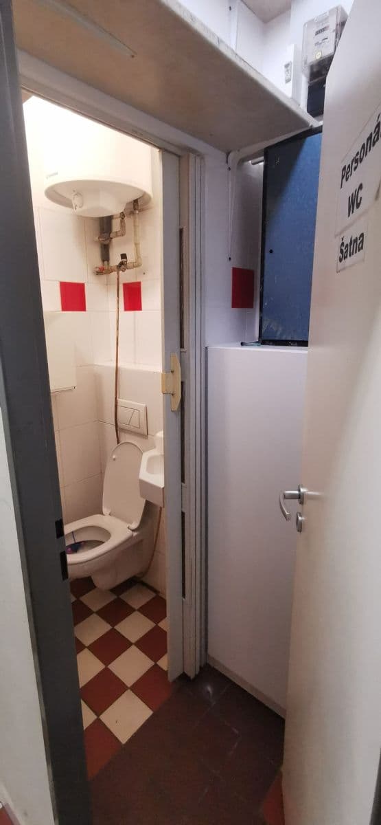 Prenájom nebytového priestoru 65 m², Kpt. Nálepky, Tábor, Jihočeský kraj Prenájom nebytového priestoru 65 m², Kpt. Nálepky, Tábor, Jihočeský kraj