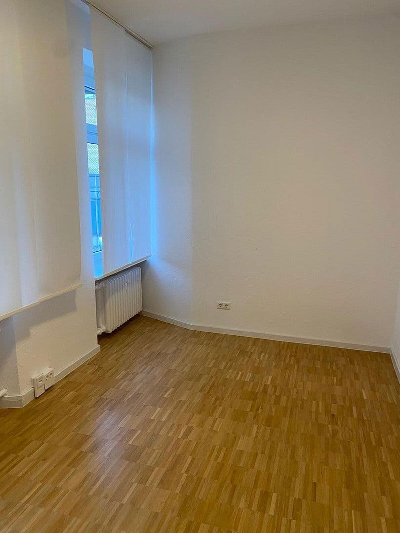 Prenájom kancelárie 128 m², Werth 58, Wuppertal, Severné Porýnie - Westfálsko Prenájom kancelárie 128 m², Werth 58, Wuppertal, Severné Porýnie - Westfálsko