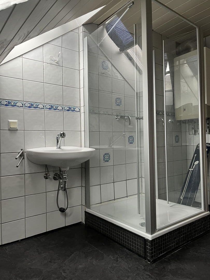 Prenájom bytu 4-izbový 78 m², Heppenheimerstraße 3, Wiesbaden, Hesensko Prenájom bytu 4-izbový 78 m², Heppenheimerstraße 3, Wiesbaden, Hesensko