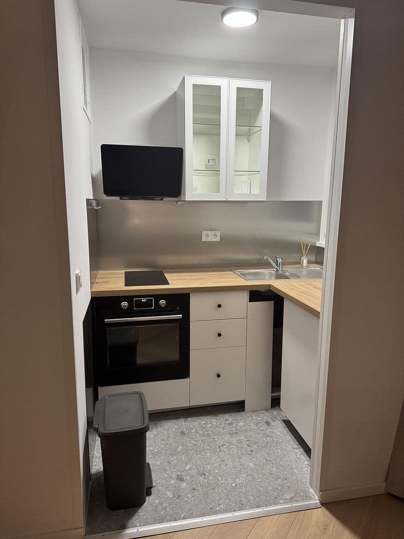 Prenájom bytu 1-izbový 36 m², Berlin, Berlín Prenájom bytu 1-izbový 36 m², Berlin, Berlín